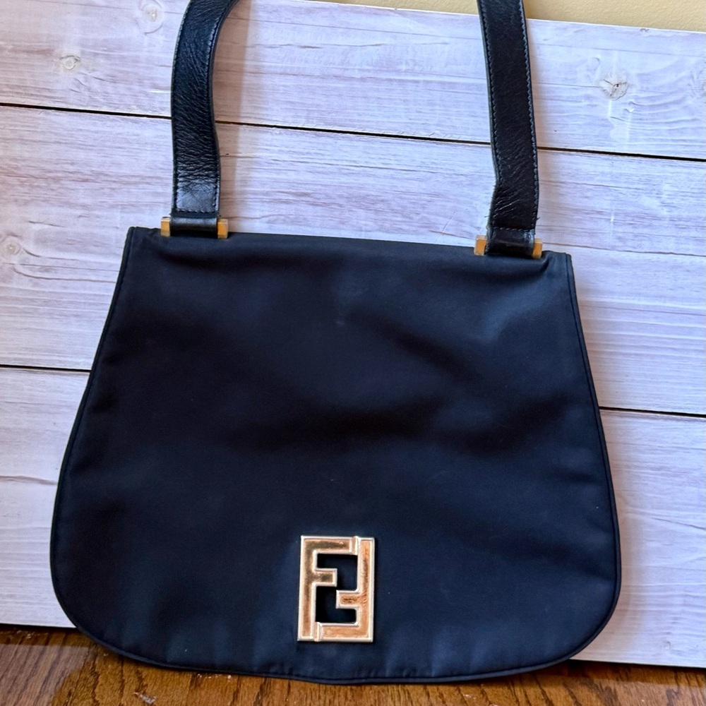 Vintage Fendi                                 elegant Black Leather Shoulder Bag